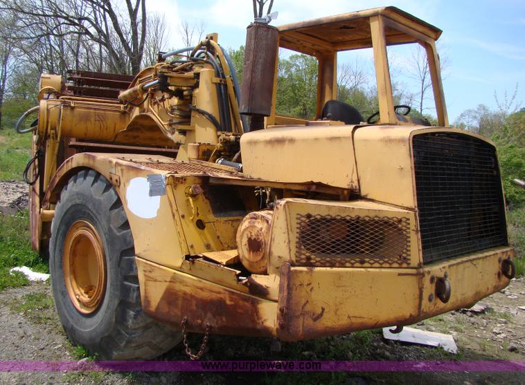 image for item B1211 1978 John Deere 860B elevating scraper