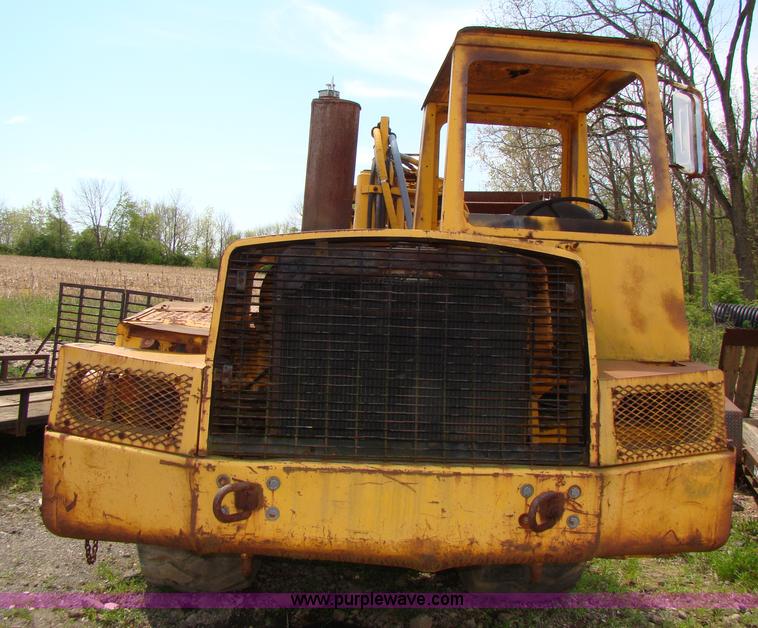 image for item B1211 1978 John Deere 860B elevating scraper