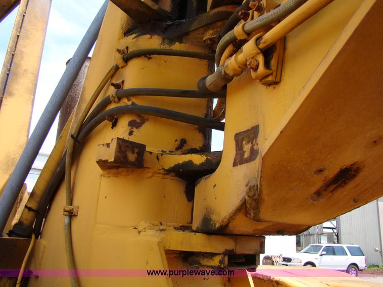 image for item B1211 1978 John Deere 860B elevating scraper