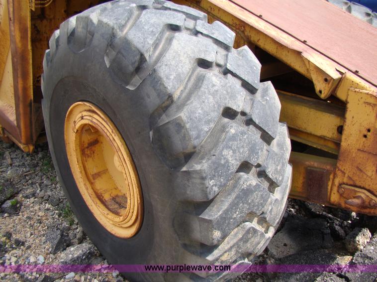 image for item B1211 1978 John Deere 860B elevating scraper