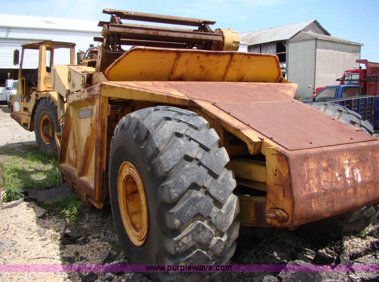 image for item B1211 1978 John Deere 860B elevating scraper