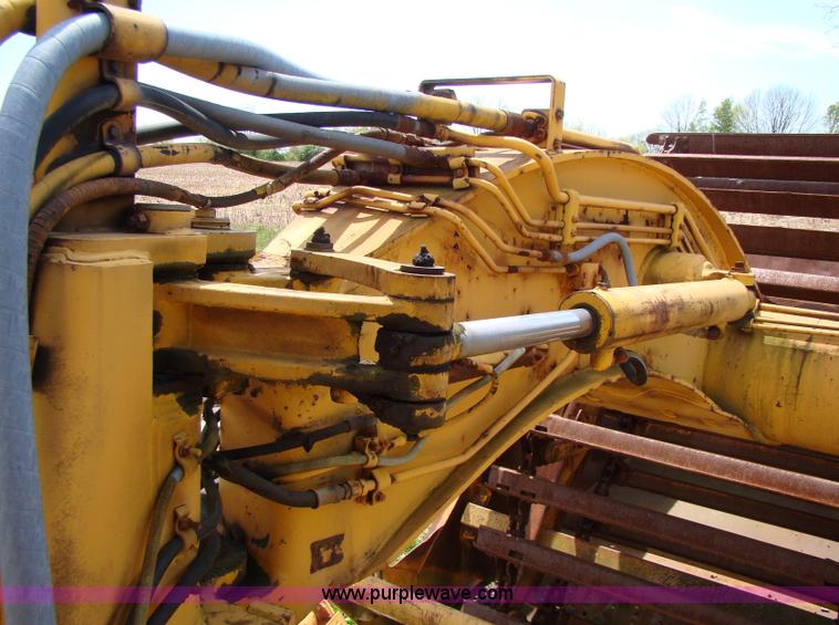 image for item B1211 1978 John Deere 860B elevating scraper