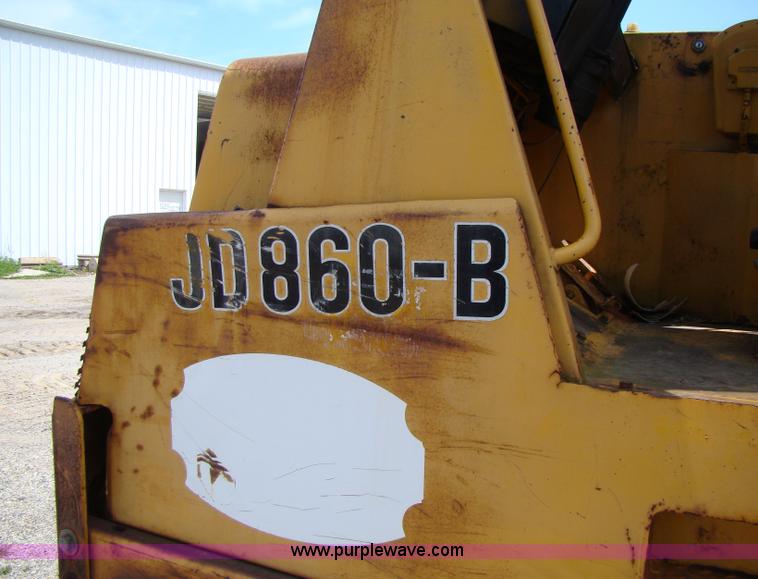 image for item B1211 1978 John Deere 860B elevating scraper