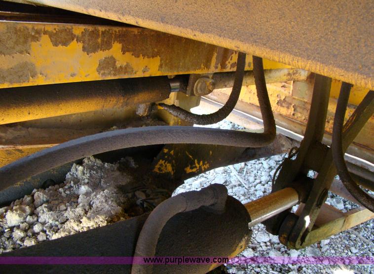 image for item B1211 1978 John Deere 860B elevating scraper