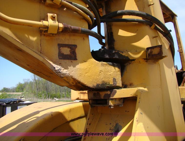 image for item B1211 1978 John Deere 860B elevating scraper