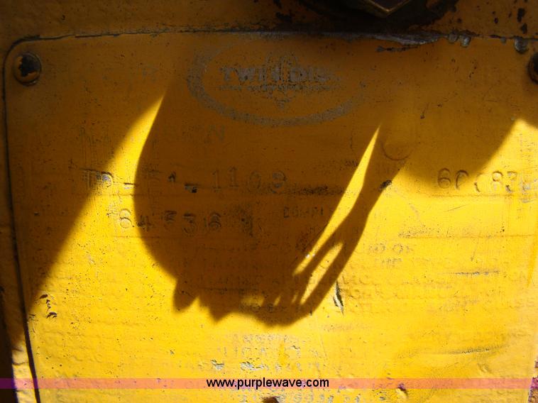 image for item B1211 1978 John Deere 860B elevating scraper