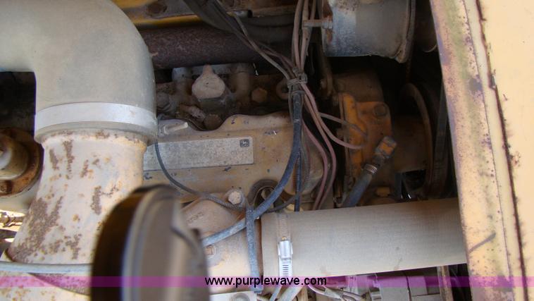 image for item B1211 1978 John Deere 860B elevating scraper