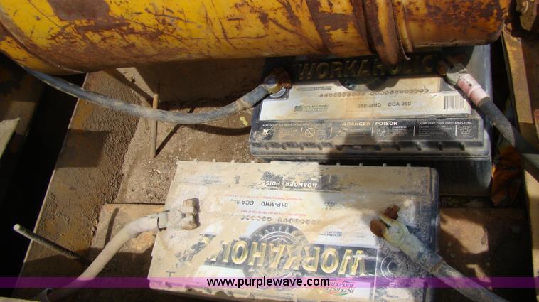 image for item B1211 1978 John Deere 860B elevating scraper