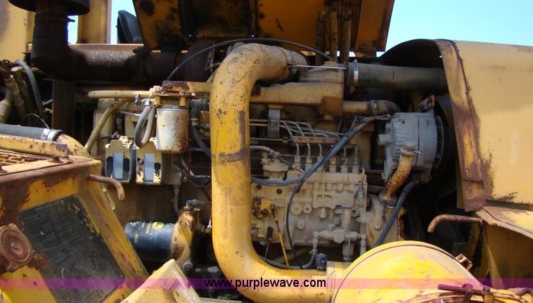 image for item B1211 1978 John Deere 860B elevating scraper