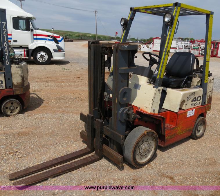 image for item B2282 Nissan Optimum 40 forklift