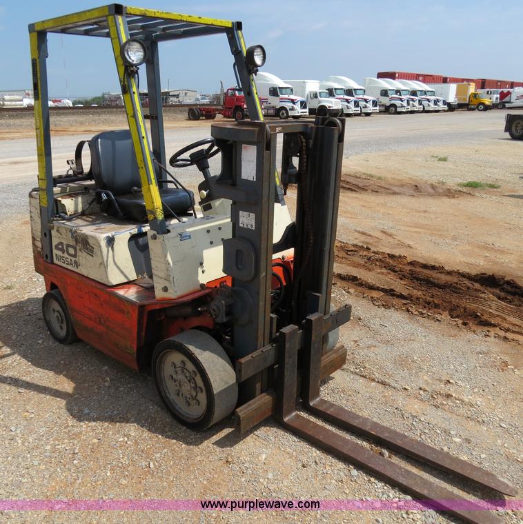 image for item B2282 Nissan Optimum 40 forklift