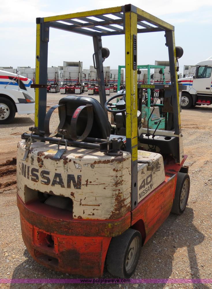 image for item B2282 Nissan Optimum 40 forklift
