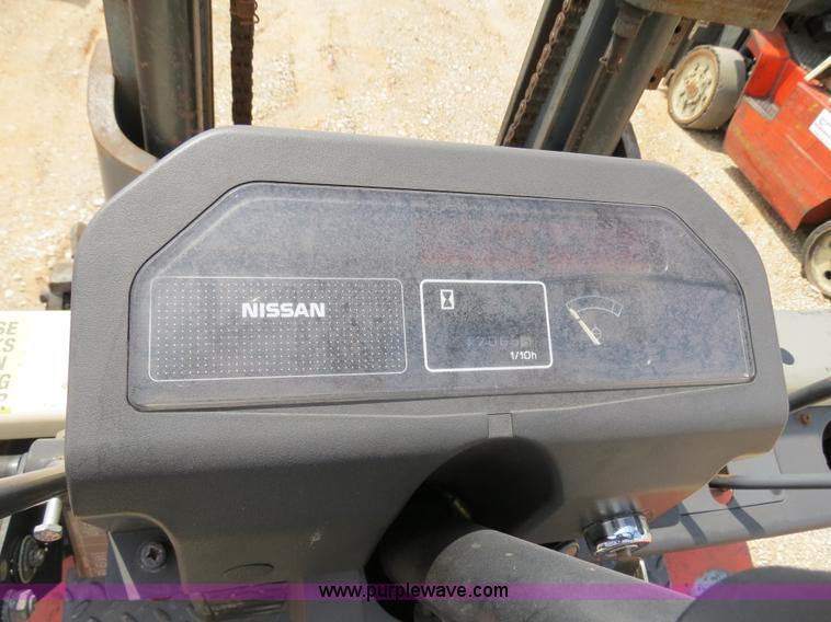 image for item B2282 Nissan Optimum 40 forklift