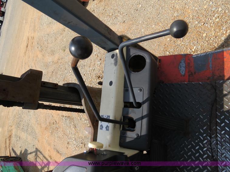 image for item B2282 Nissan Optimum 40 forklift