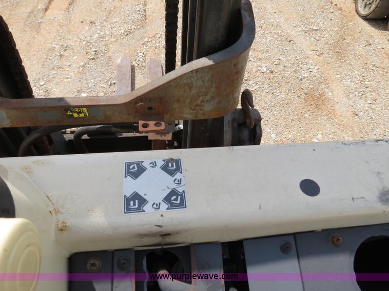 image for item B2282 Nissan Optimum 40 forklift