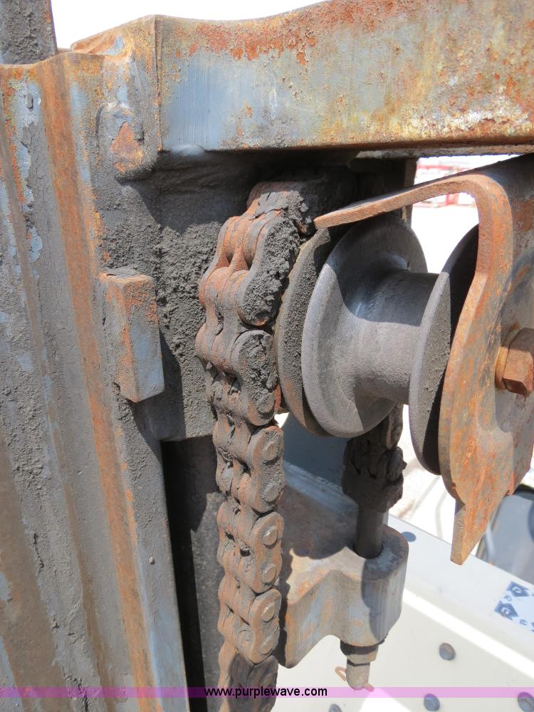 image for item B2282 Nissan Optimum 40 forklift