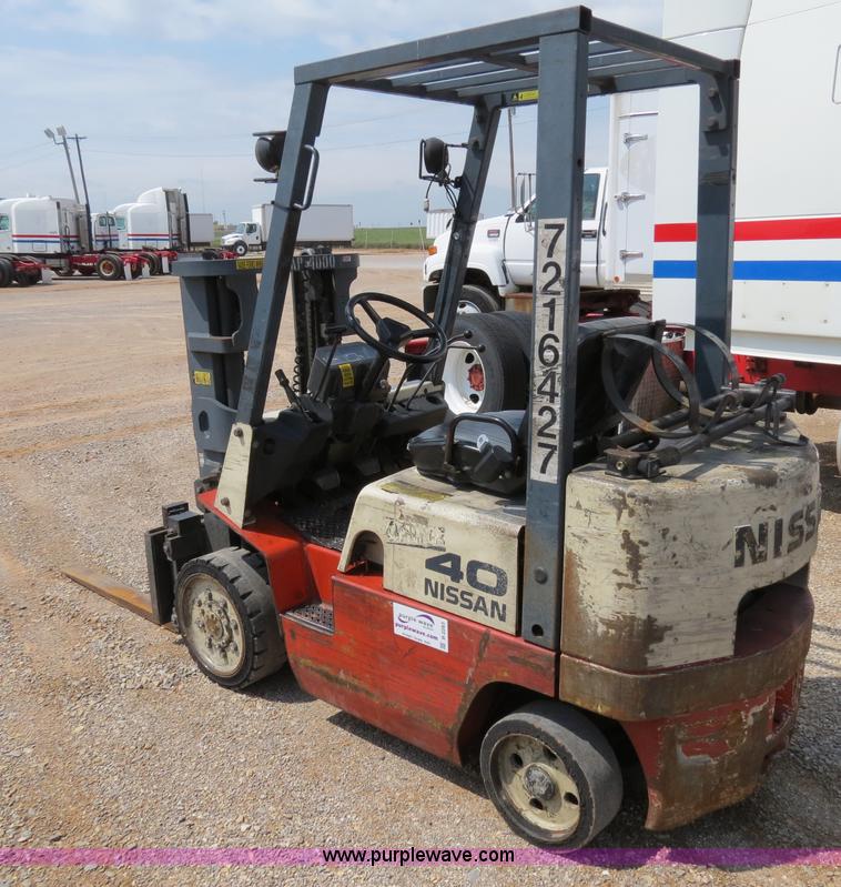 image for item B2283 Nissan Optimum 40 forklift