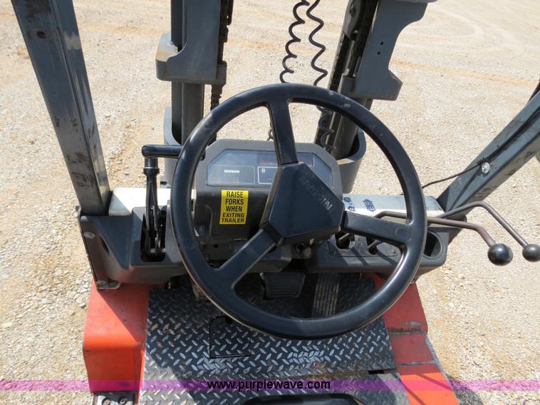 image for item B2283 Nissan Optimum 40 forklift