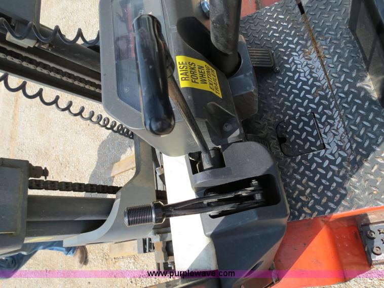 image for item B2283 Nissan Optimum 40 forklift