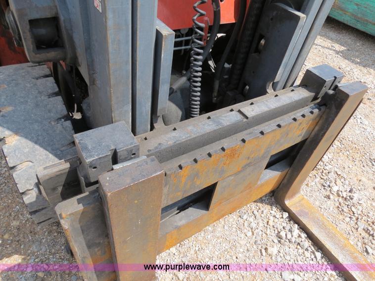 image for item B2283 Nissan Optimum 40 forklift