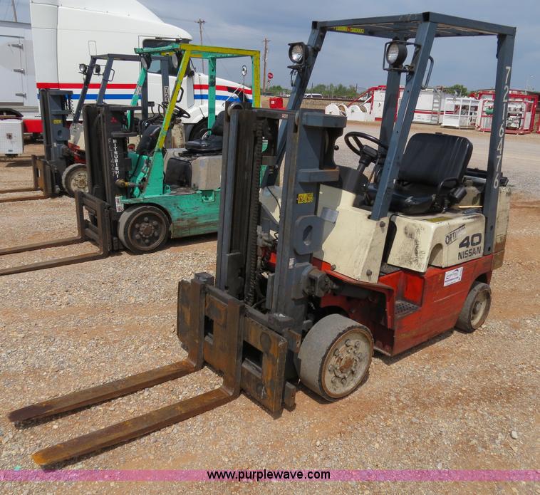 image for item B2284 Nissan Optimum 40 forklift