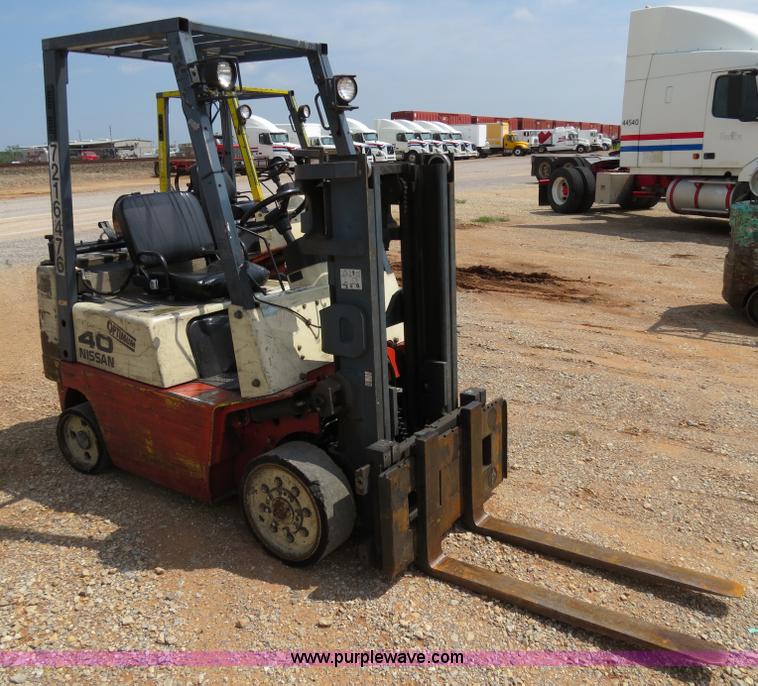 image for item B2284 Nissan Optimum 40 forklift