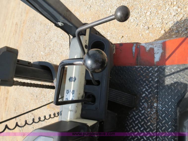 image for item B2284 Nissan Optimum 40 forklift