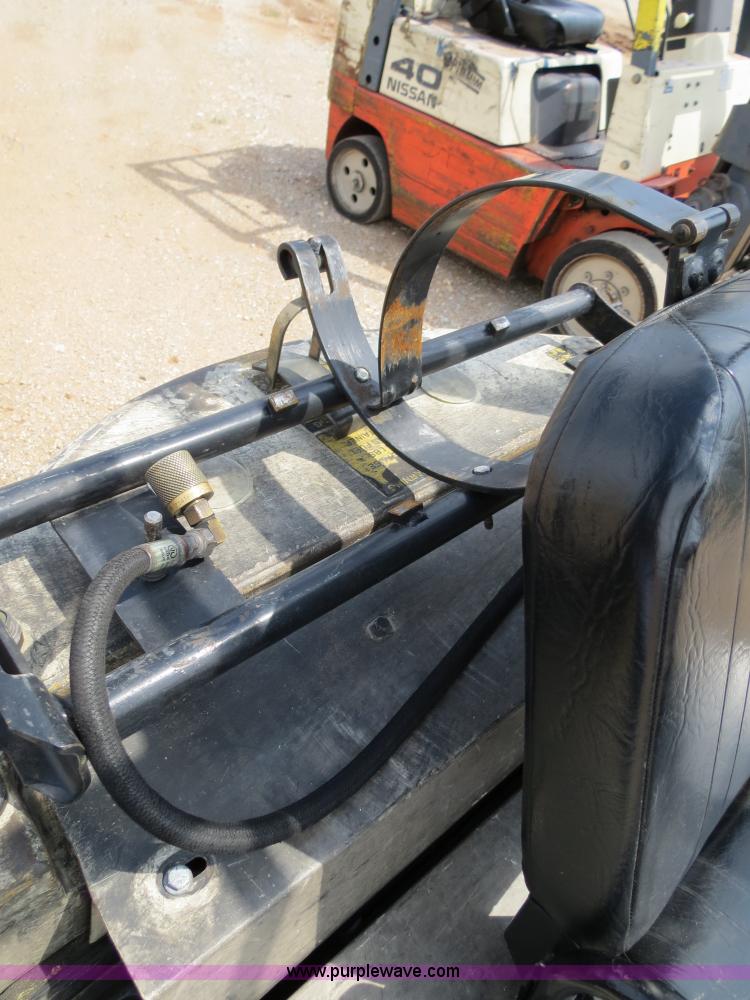 image for item B2284 Nissan Optimum 40 forklift