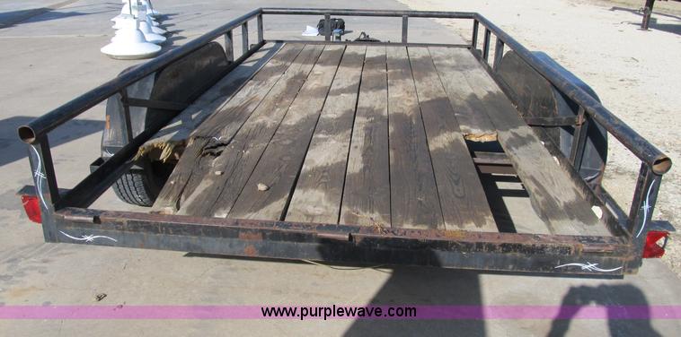 image for item B2635 2000 DoLittle 12' utility trailer