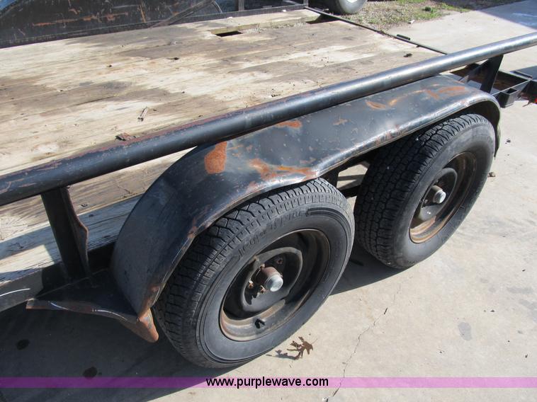 image for item B2635 2000 DoLittle 12' utility trailer