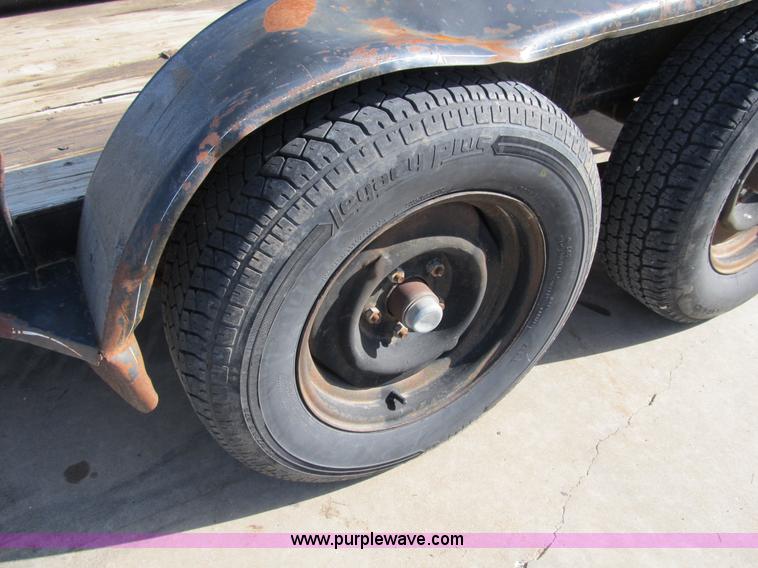 image for item B2635 2000 DoLittle 12' utility trailer