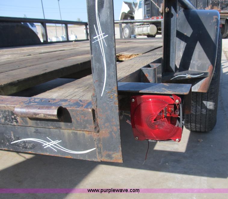 image for item B2635 2000 DoLittle 12' utility trailer