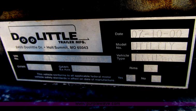 image for item B2635 2000 DoLittle 12' utility trailer