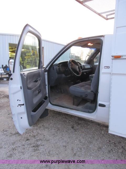 image for item B2638 1999 Dodge Ram 3500 SLT service truck