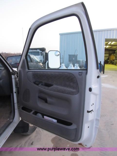 image for item B2638 1999 Dodge Ram 3500 SLT service truck
