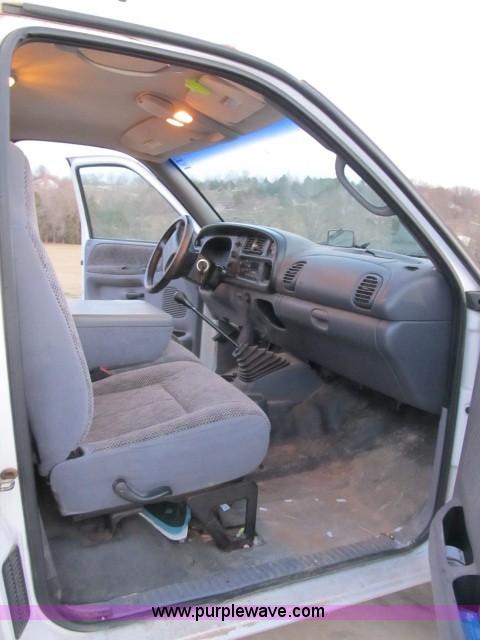 image for item B2638 1999 Dodge Ram 3500 SLT service truck