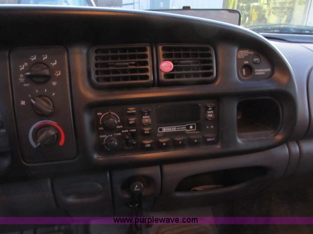 image for item B2638 1999 Dodge Ram 3500 SLT service truck