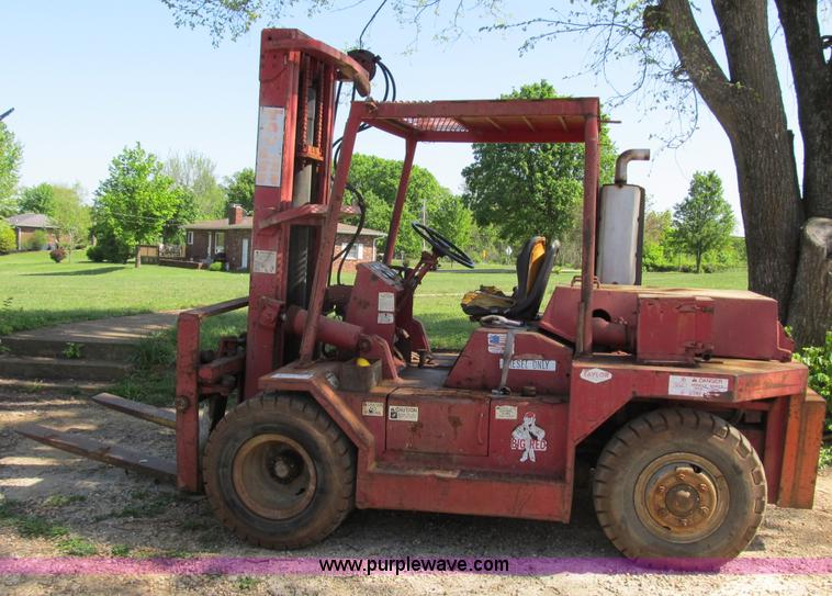 image for item B2692 Taylor Y-10-WS rough terrain forklift