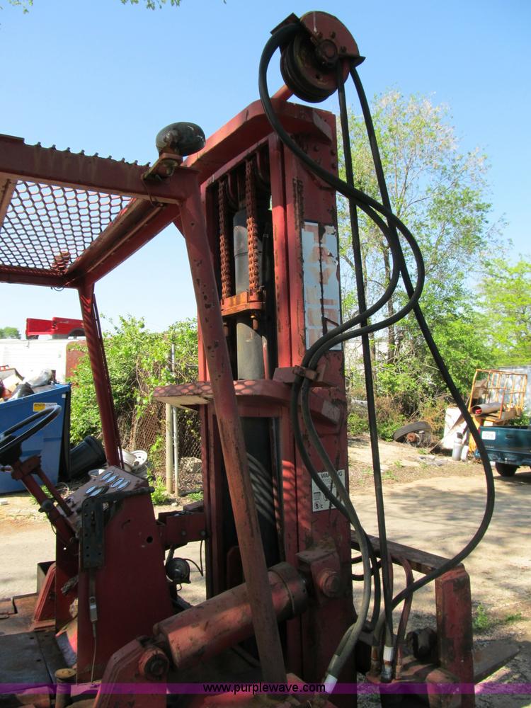 image for item B2692 Taylor Y-10-WS rough terrain forklift