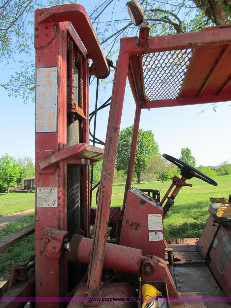 image for item B2692 Taylor Y-10-WS rough terrain forklift