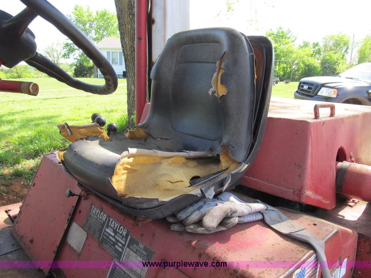 image for item B2692 Taylor Y-10-WS rough terrain forklift