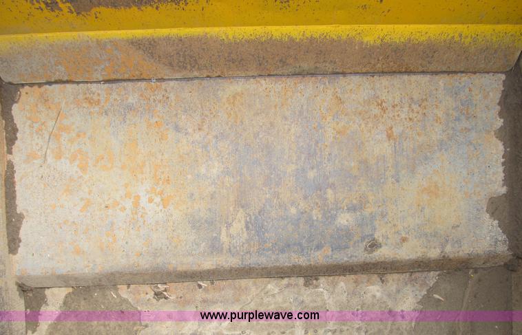 image for item B2697 1983 John Deere 762 paddle wheel scraper