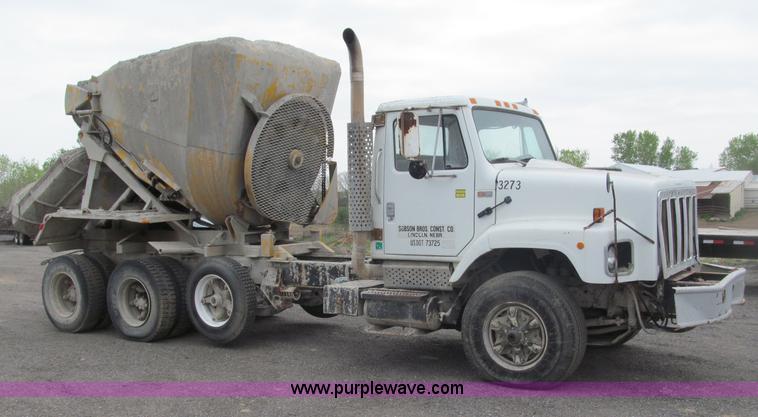 image for item B5124 1985 International F2674 batch truck