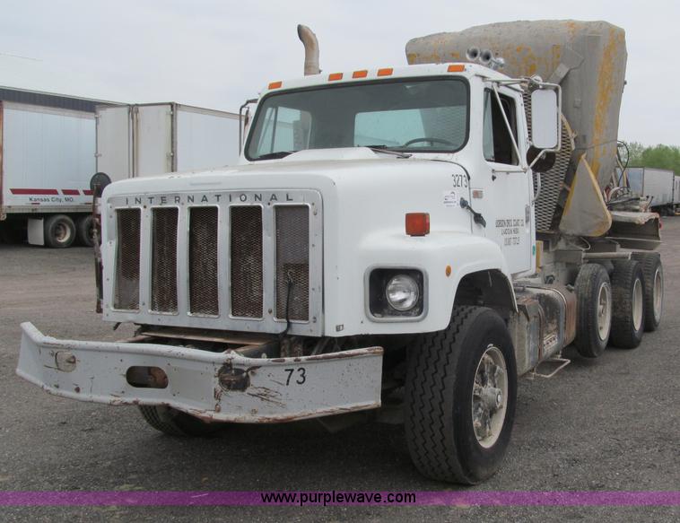 image for item B5124 1985 International F2674 batch truck