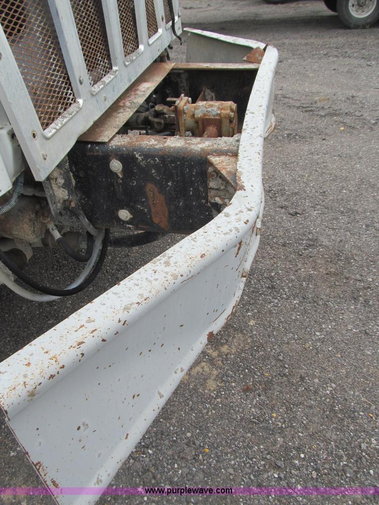 image for item B5124 1985 International F2674 batch truck