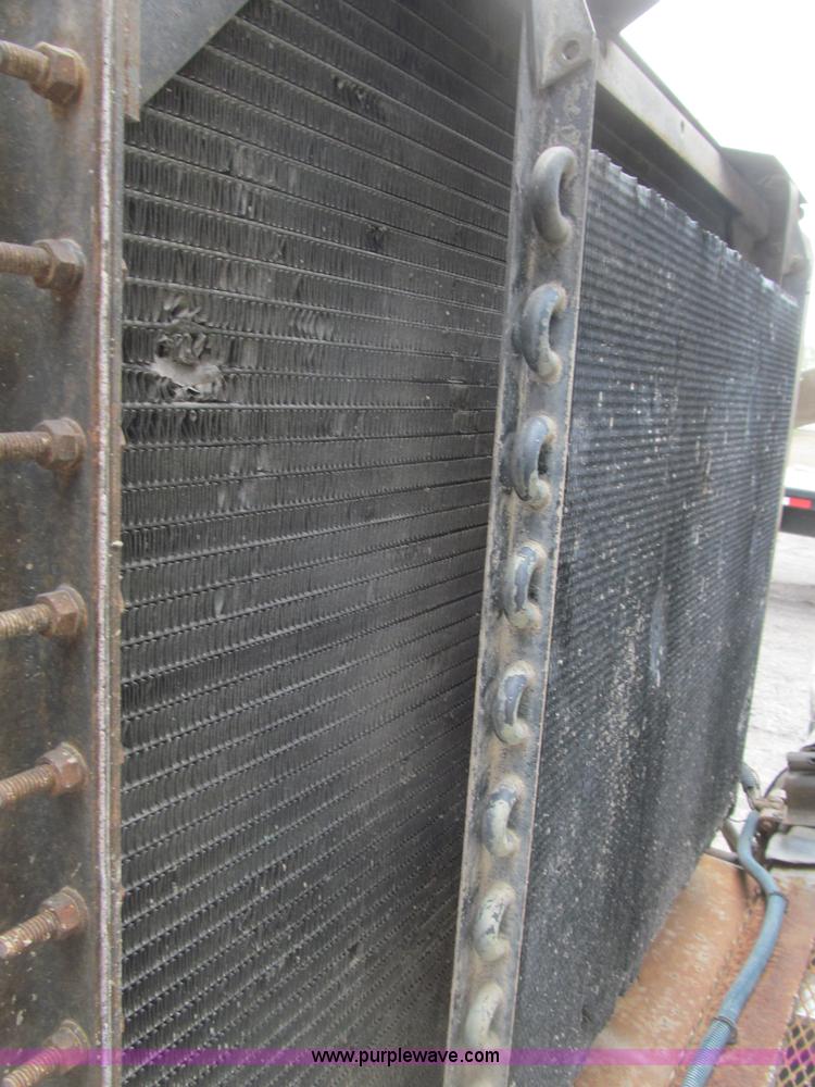 image for item B5124 1985 International F2674 batch truck