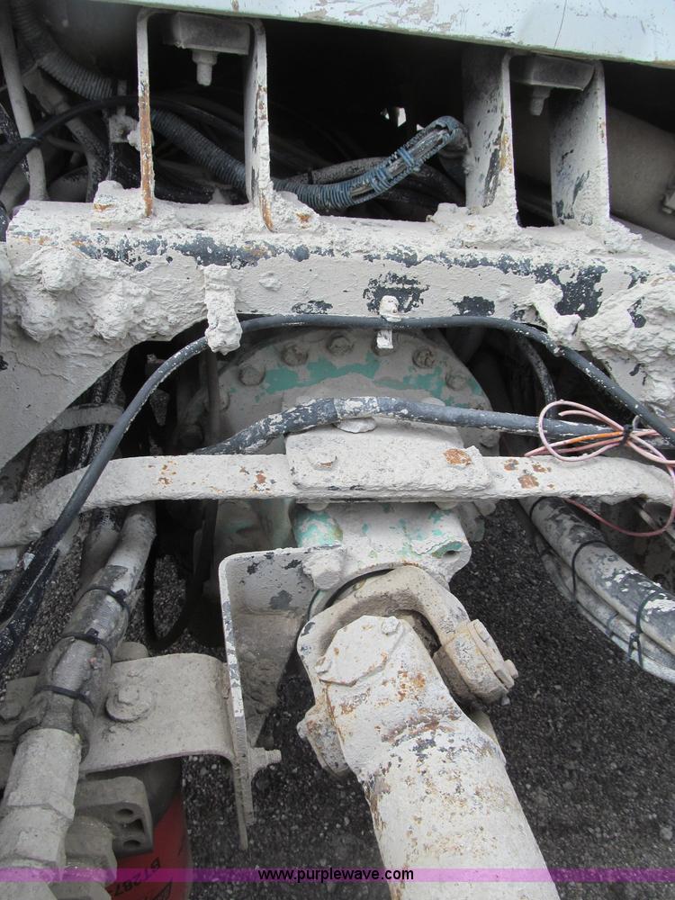 image for item B5124 1985 International F2674 batch truck