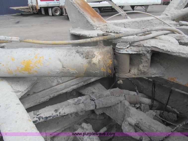 image for item B5124 1985 International F2674 batch truck