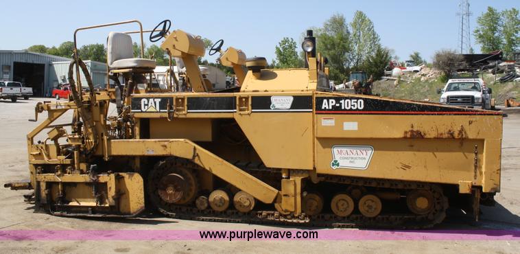 image for item B6532 1991 Caterpillar AP1050 paver