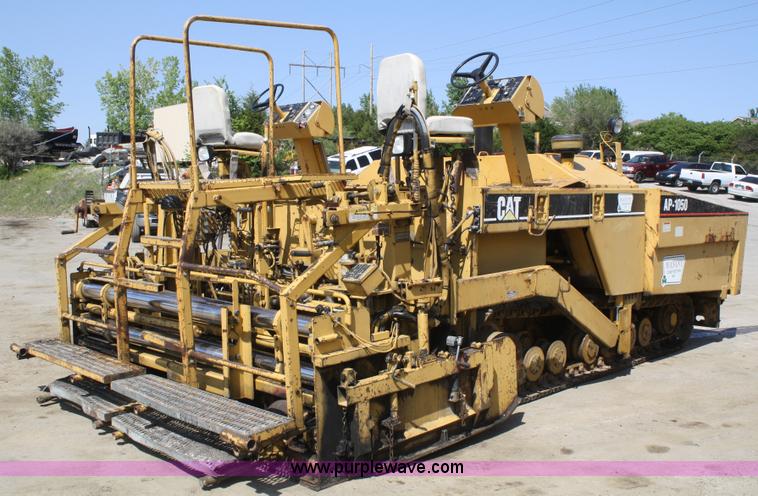 image for item B6532 1991 Caterpillar AP1050 paver
